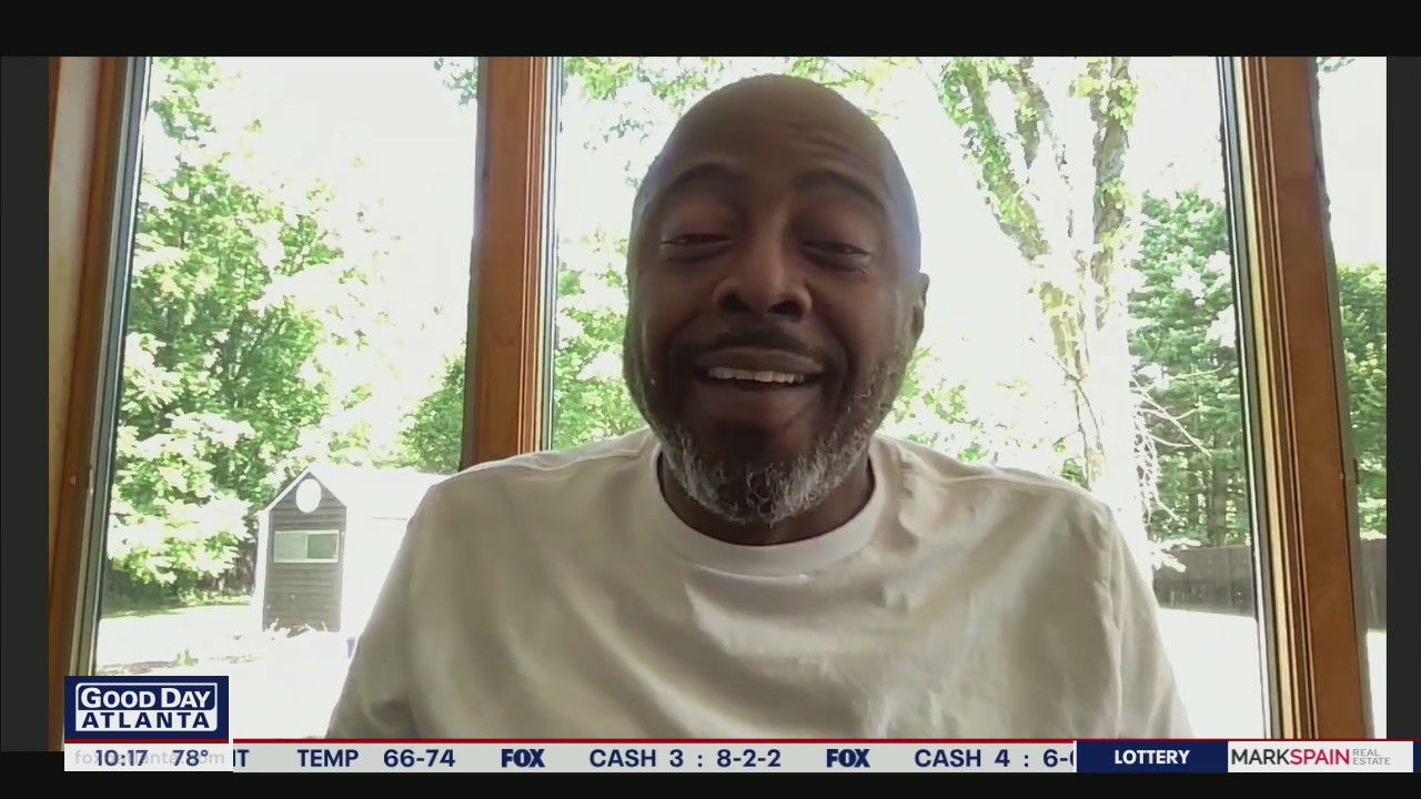 Comedian Donnell Rawlings set to hit the stage in "The Legendary Tour with Earthquake"