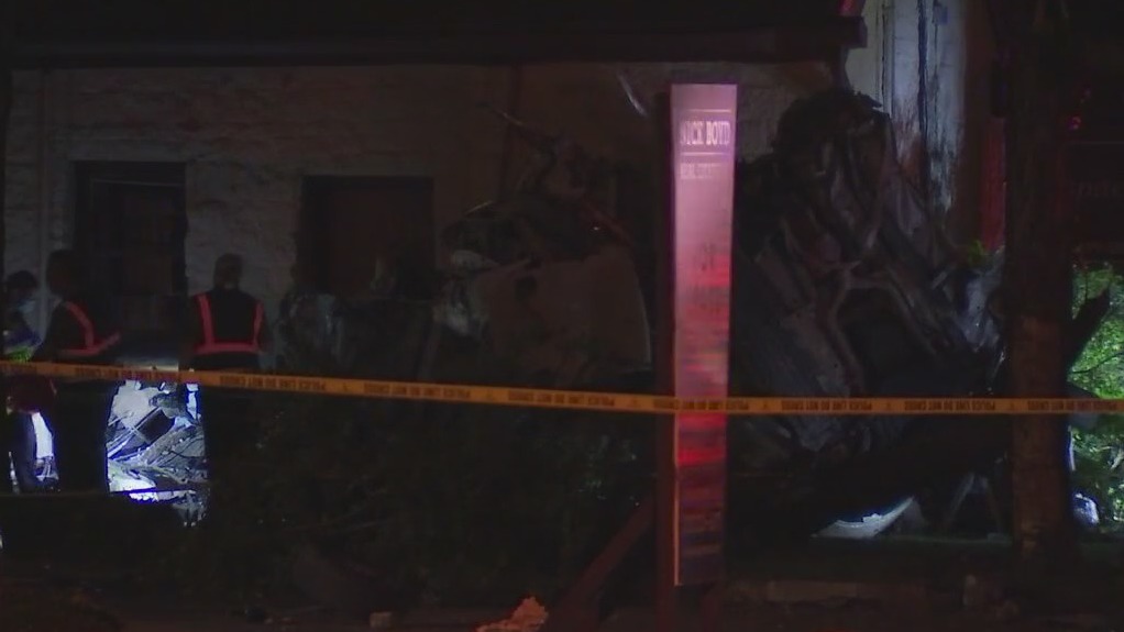 Two people killed in Central Austin crash identified