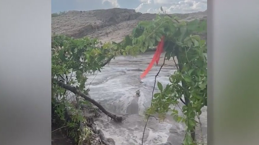 Apopka residents say construction site is causing flooding in their neighborhood