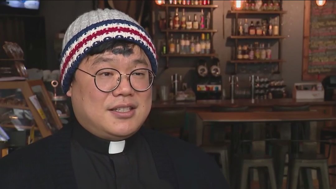 Chicago Christians receive ashes to mark beginning of Lent