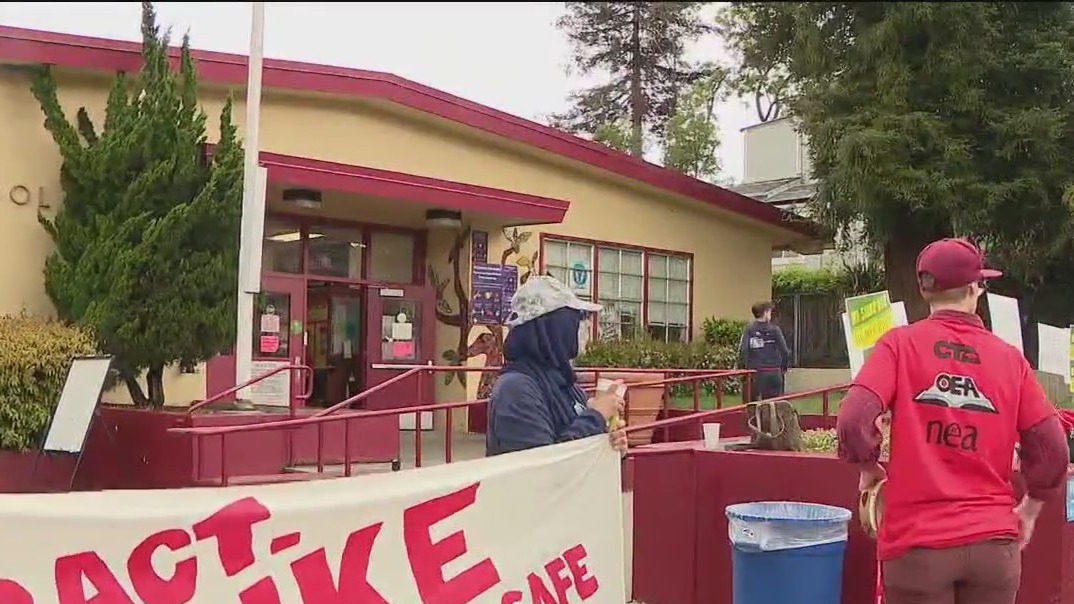 Oakland teachers go on strike
