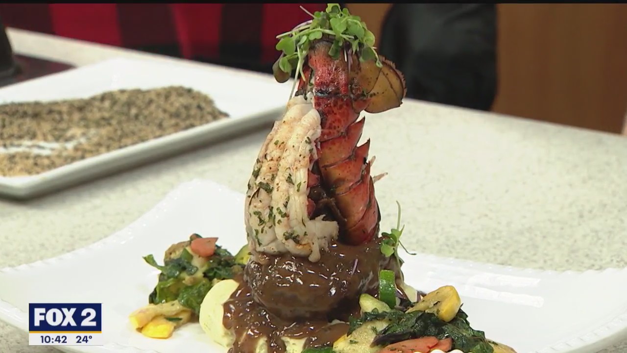 Making Peppercorn Crusted Tuna with H20 Seafood and Wine