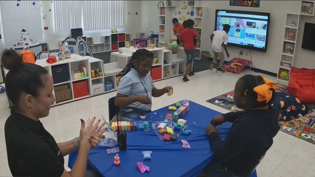 What's Right with Tampa Bay: Incentive room helps motivate students