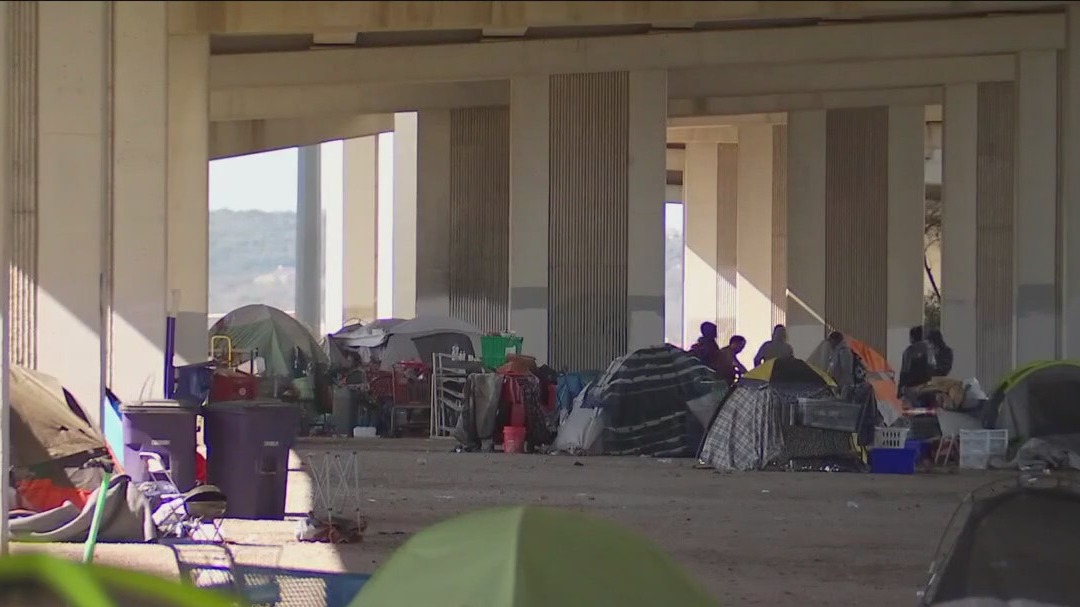 City of Austin transfers 60 homeless people from South Austin encampment to temporary shelter
