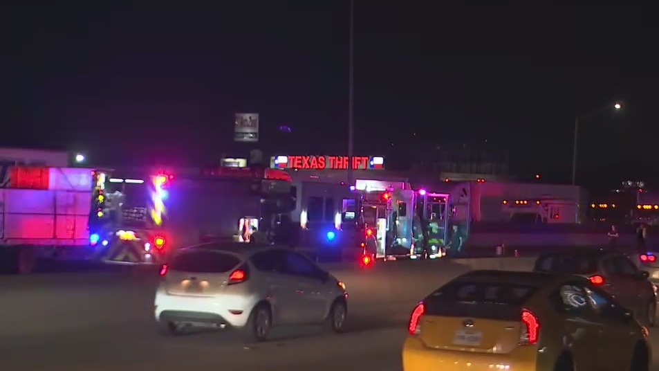 At least two killed in I-35 crash in North Austin, ATCEMS says
