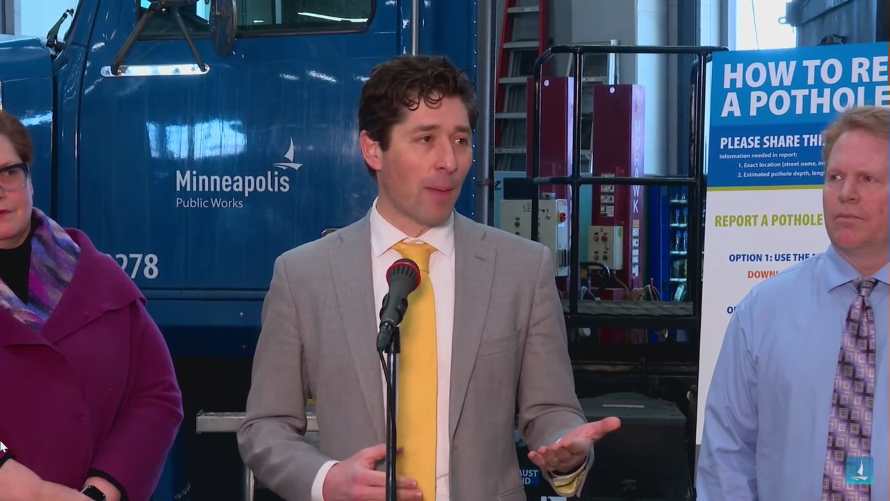 Minneapolis officials give update on 'challenging' pothole season