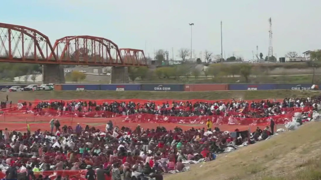 13,000 migrants flood border in single day