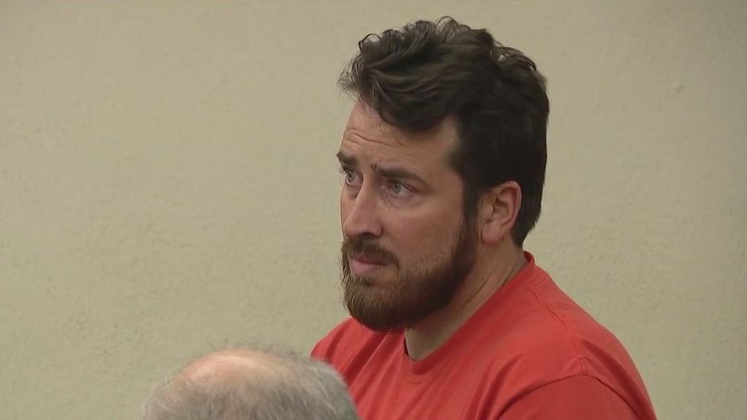 Florida teacher, football coach accused of having sex with student