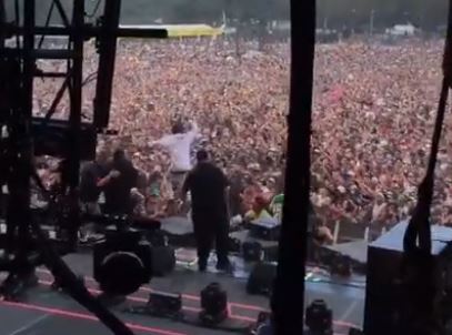 2015 video shows Travis Scott hyping crowd at Lollapalooza