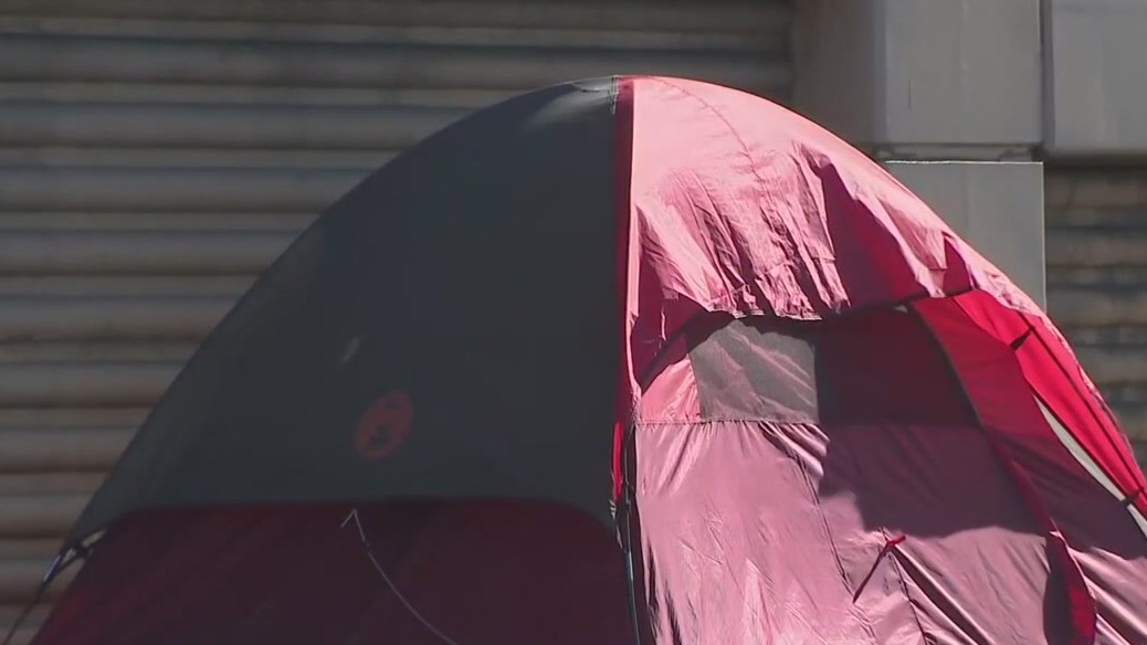 Florida man helping out homeless teenager