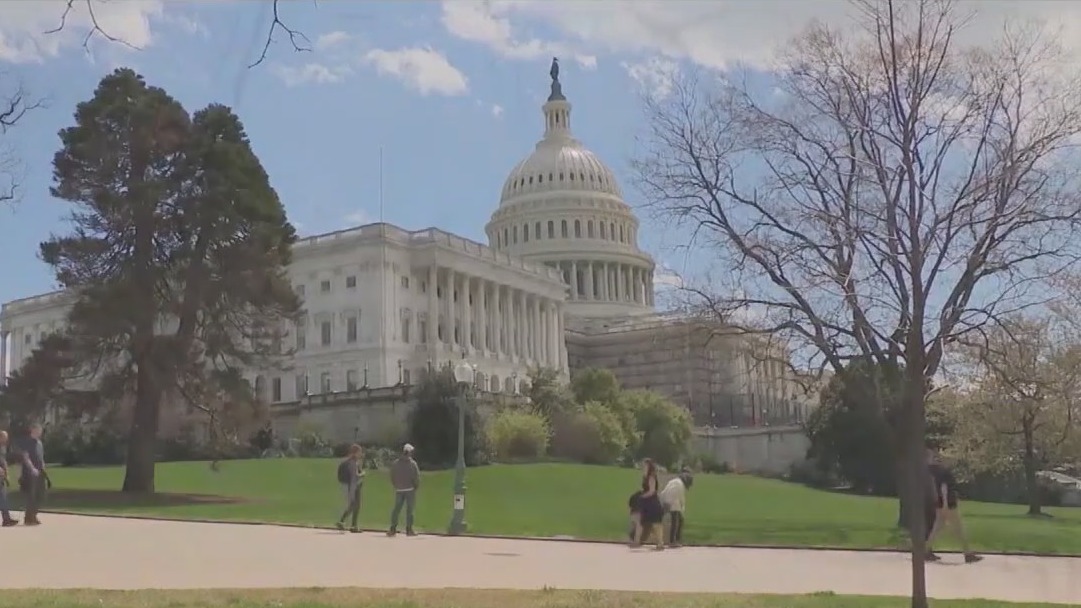 National debt tops $33 trillion