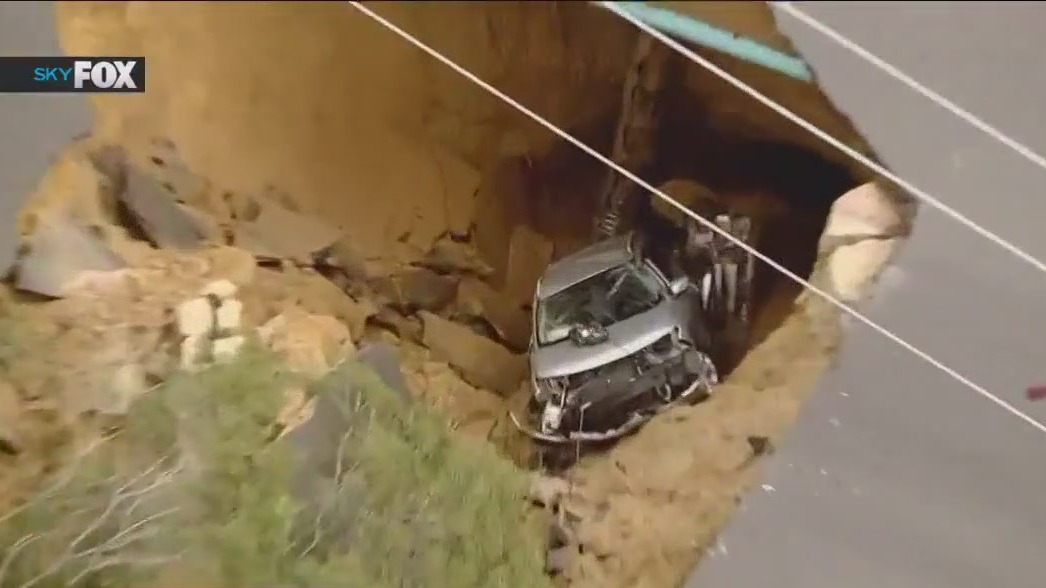 Large sinkhole swallows multiple cars in Chatsworth