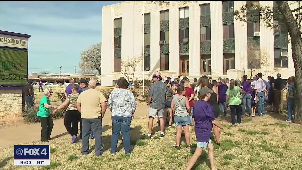 Prayer vigil held in Jacksboro as clean up continues from EF-3 tornado