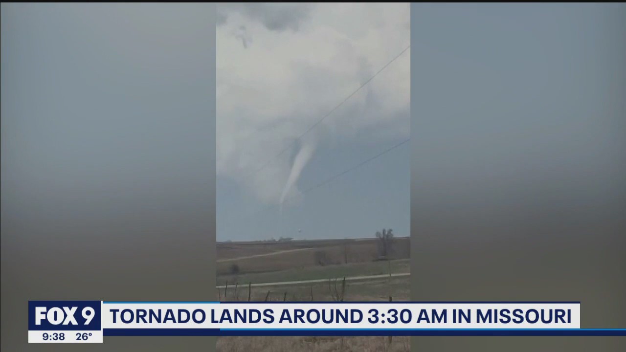 Missouri tornado kills at least 5, Tennessee family finds hope in rubble