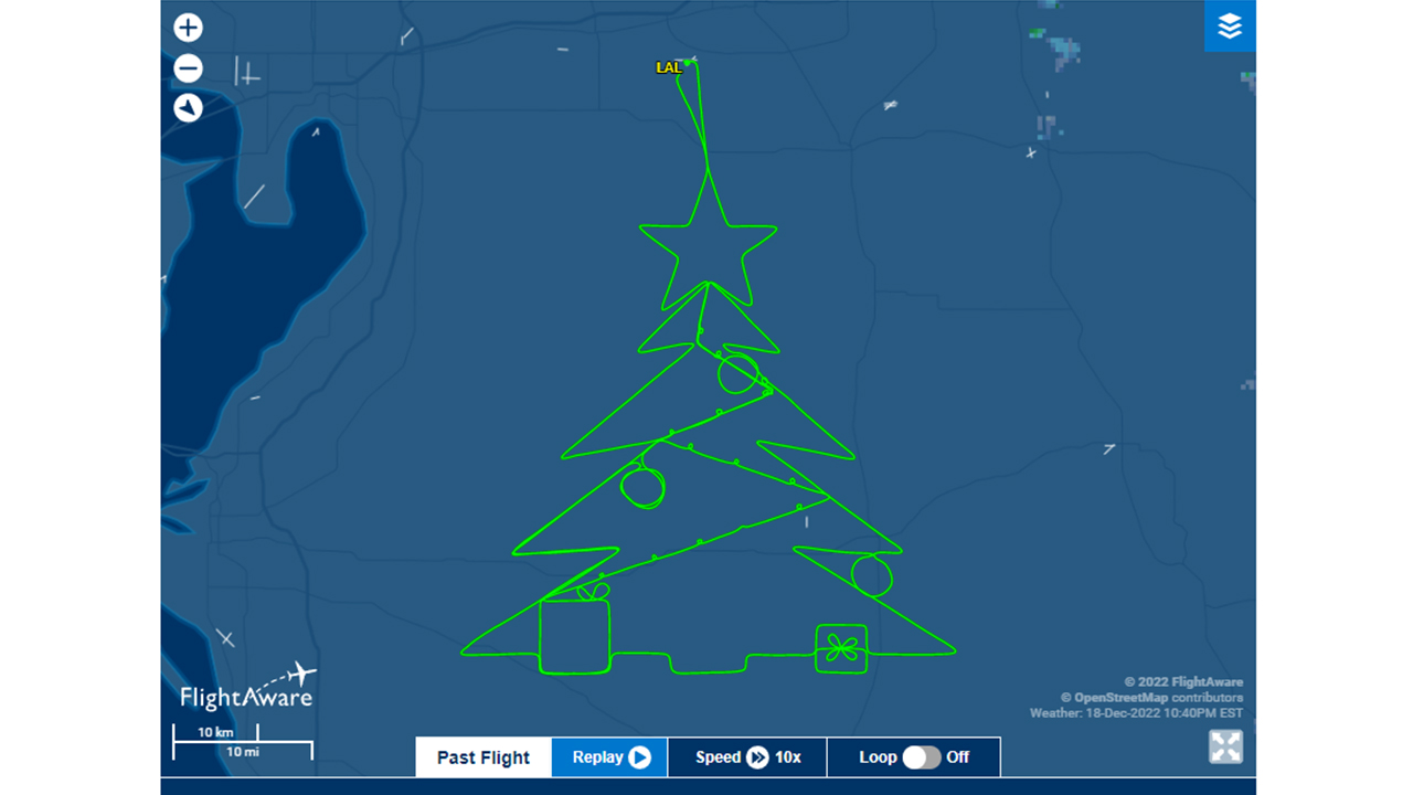 Pilot draws Christmas tree over Florida with flight path