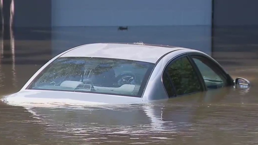 Ian leaves auto shops busy with cars waterlogged from rain, flooding
