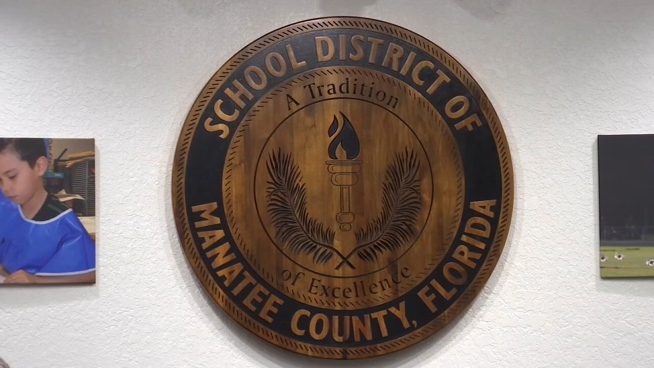 Manatee school board approves teacher pay raise
