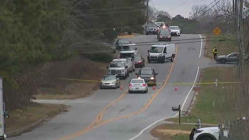 SWAT standoff with gunman barricaded in Gwinnett County apartment