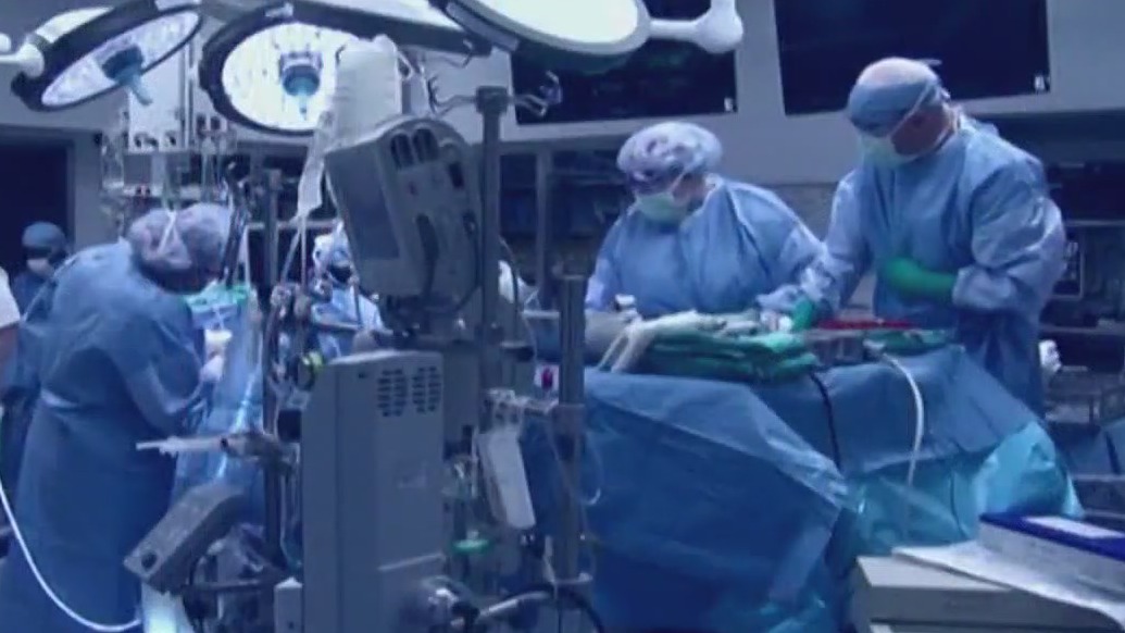Rare surgery straightens Chicago man's spine