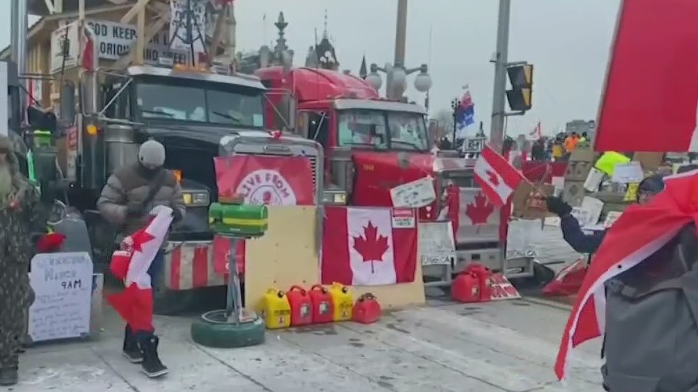 Truckers in Canada prepare for police to move in, clear out area