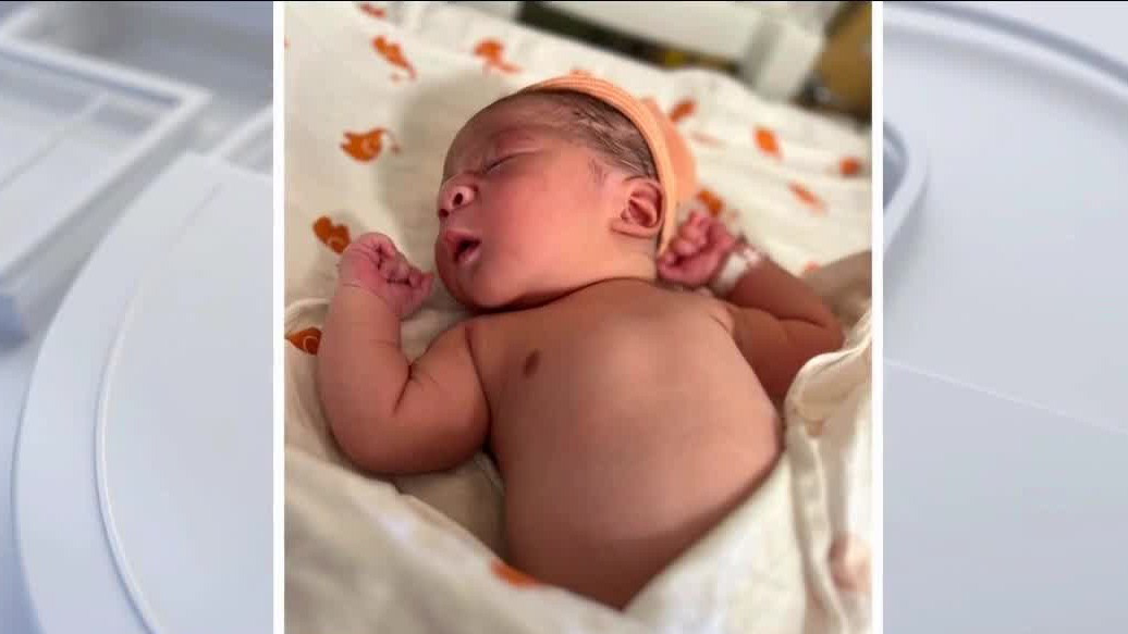 Woman gives birth after hospital power outage