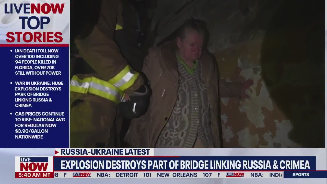 Explosion destroys bridge linking Russia to Crimea