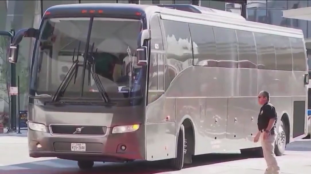 Johnson proposes fines over rogue buses transporting migrants to Chicago