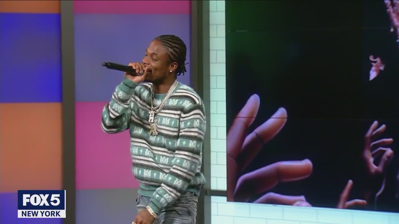 Masicka performs live