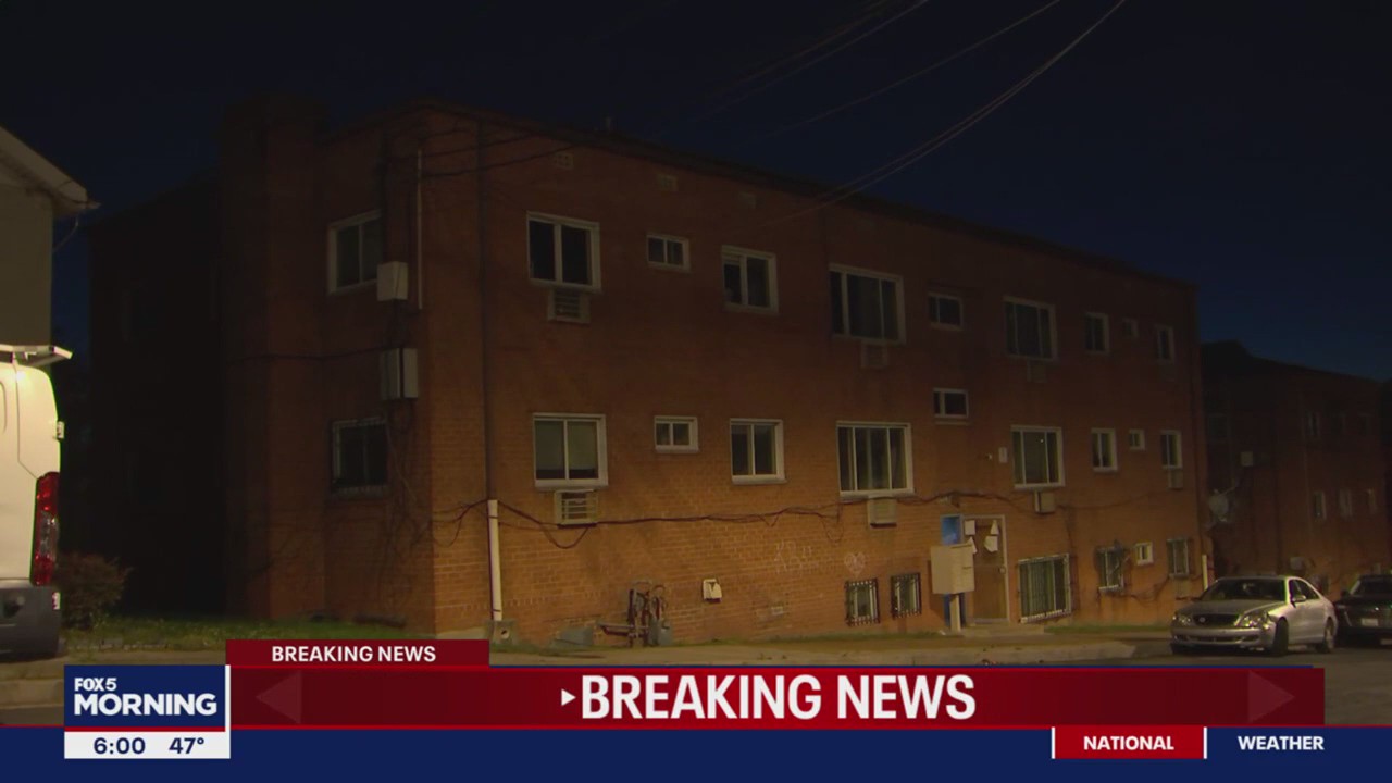 Firefighter hurt in DC apartment fire