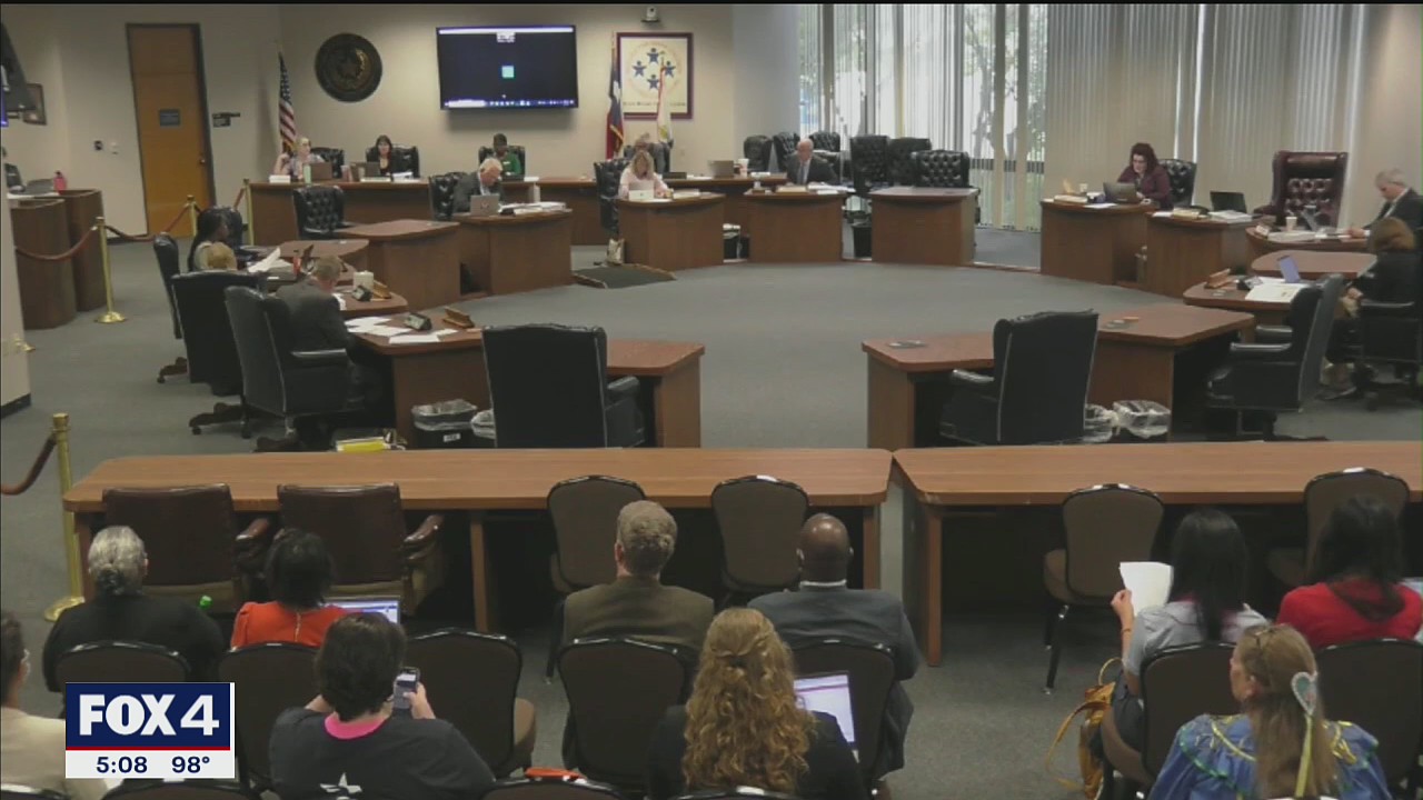 Texas Board of Education member says state law is causing teachers to quit