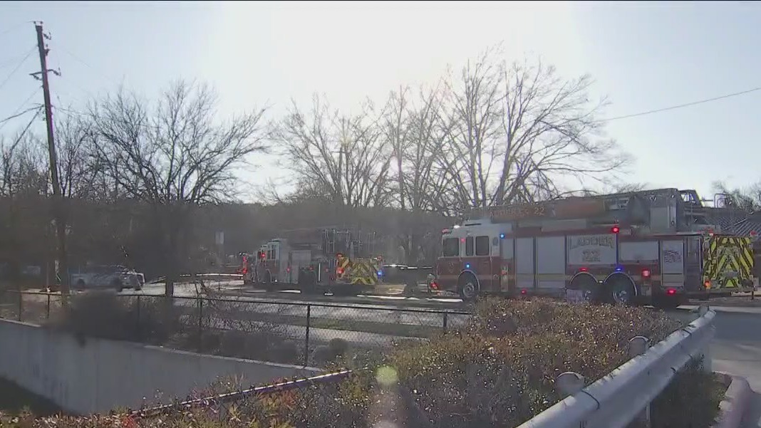 4 people displaced, pets killed in Travis County apartment fire