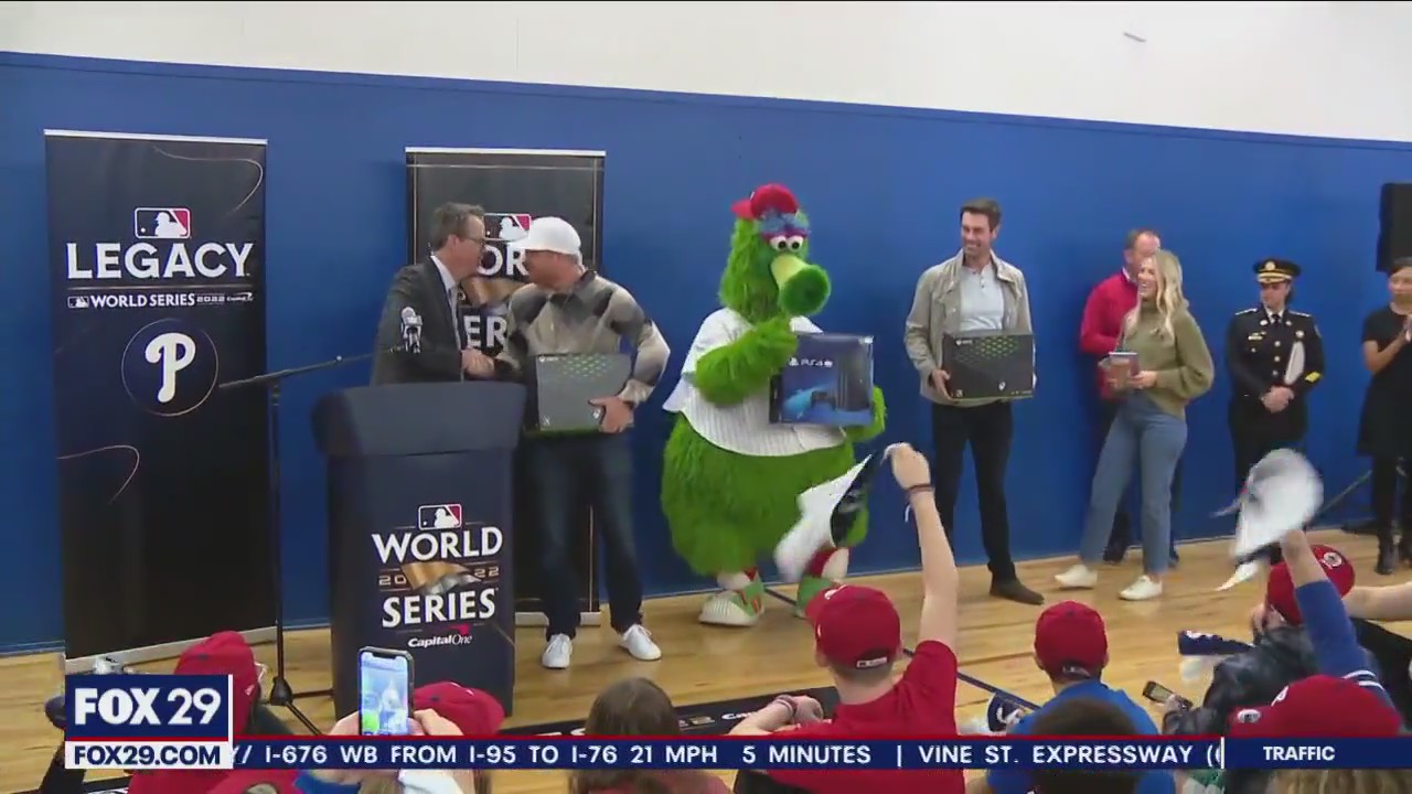 Phillies legends unveil new e-gaming room at the 24th PAL Center in Philadelphia