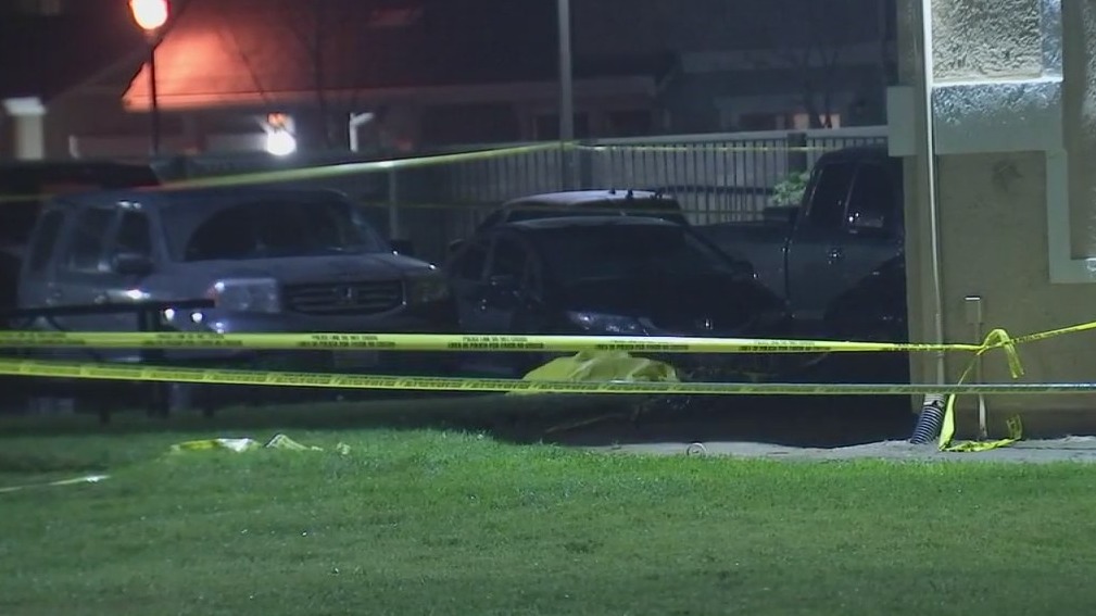 Deadly shooting at Brentwood apartment complex