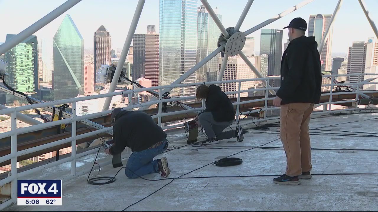 Final preparations for Reunion Tower New Year's Eve show