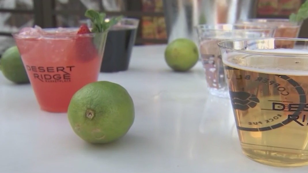 New Arizona law allows alcoholic drinks at some outdoor shopping centers