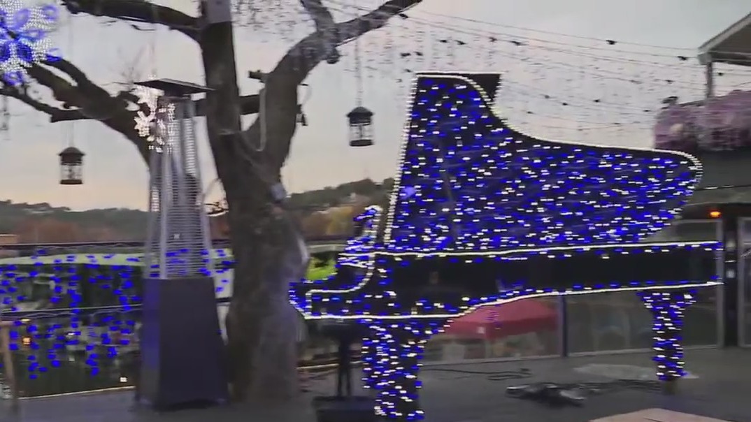 Mozart's annual holiday light show