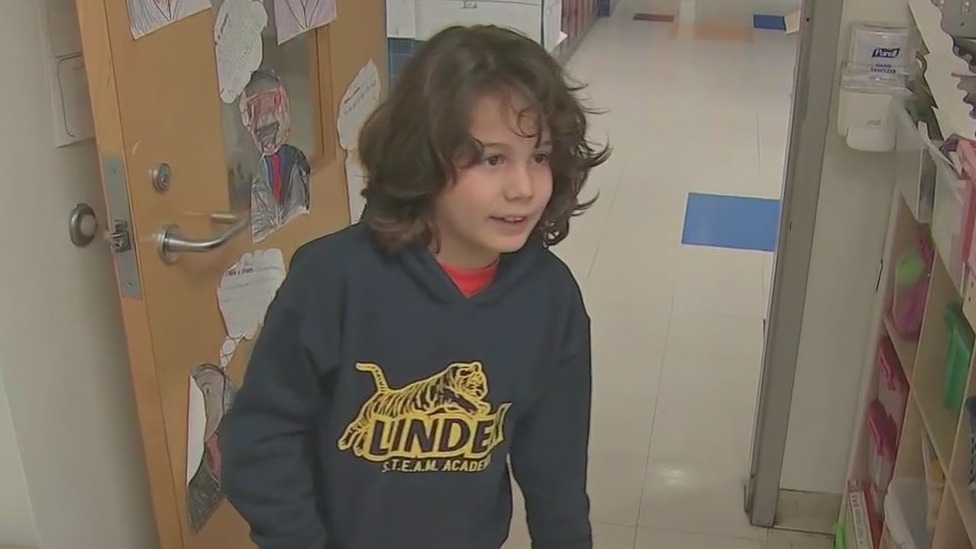 7-year-old boy saves teacher who fainted