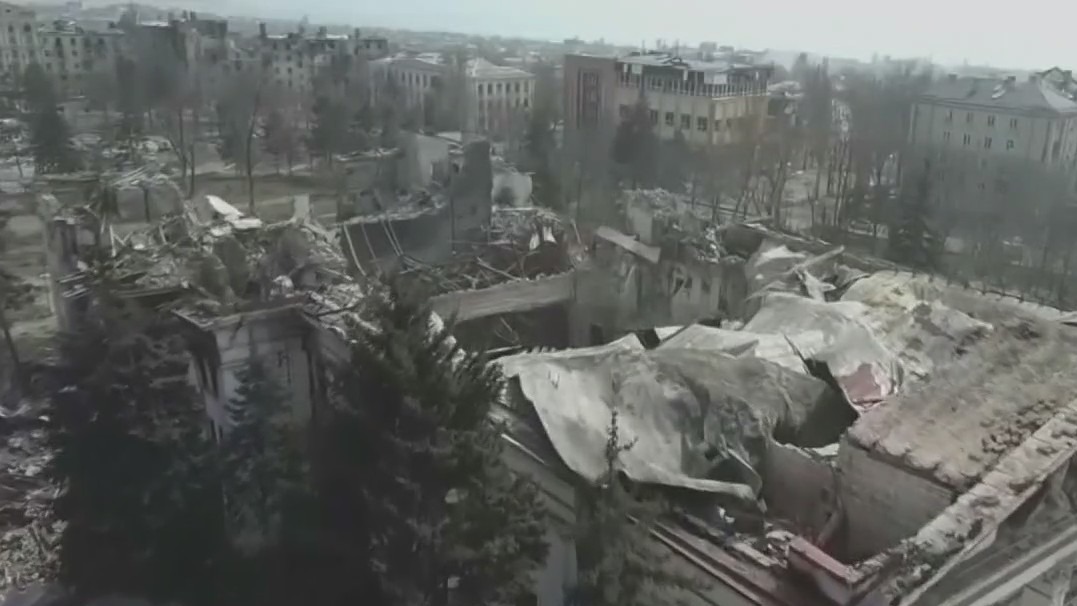 Ukrainian mayor warns of humanitarian crisis