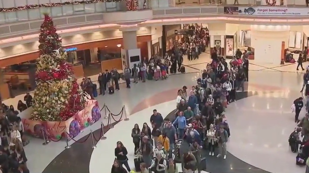 Long lines at Atlanta's airport the day after Christmas