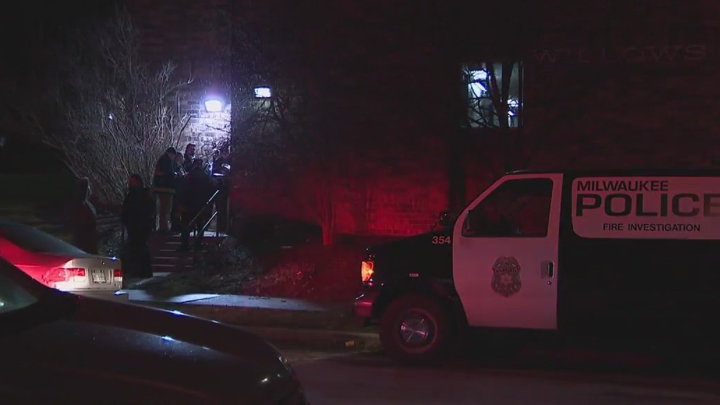 Fire on Milwaukee's east side, man dead