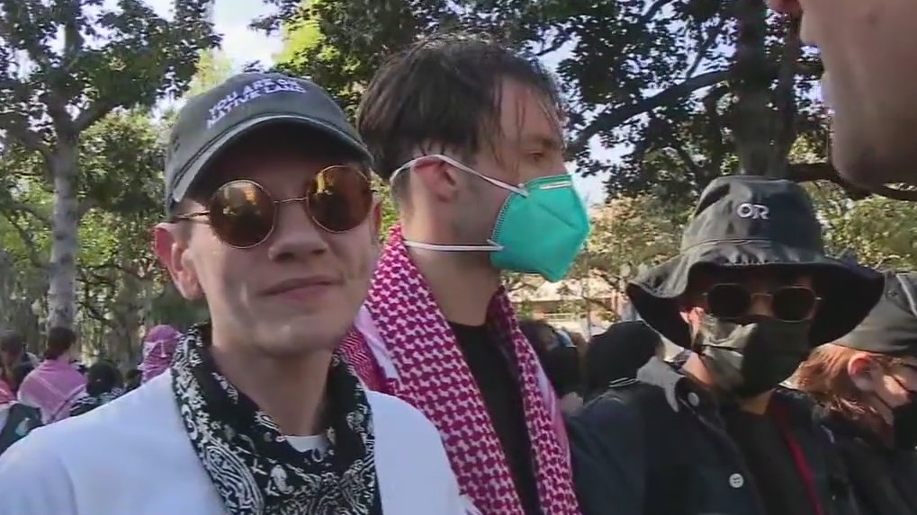 USC demonstration: Protesters rally for Palestine