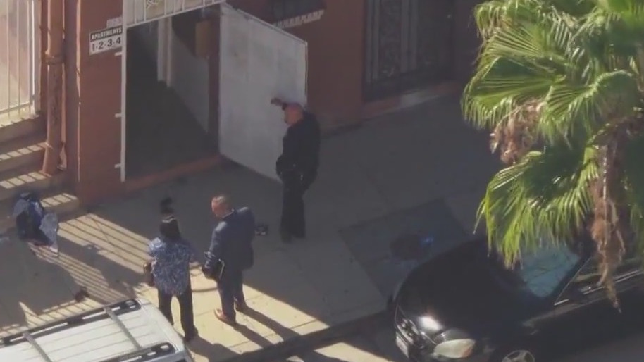 LAPD shoots man with knife in Highland Park