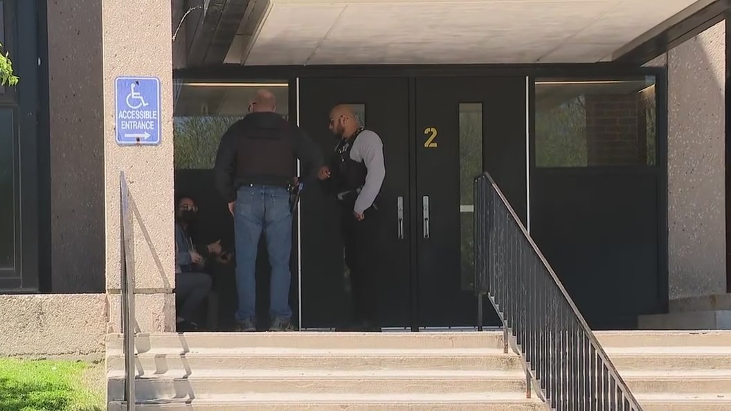 7-year-old wounded after gun goes off at Chicago's Walt Disney Magnet School