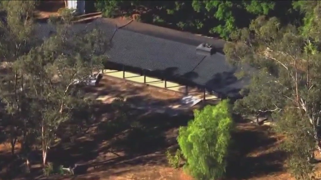 TMZ gives us the scoop on the latest entertainment news