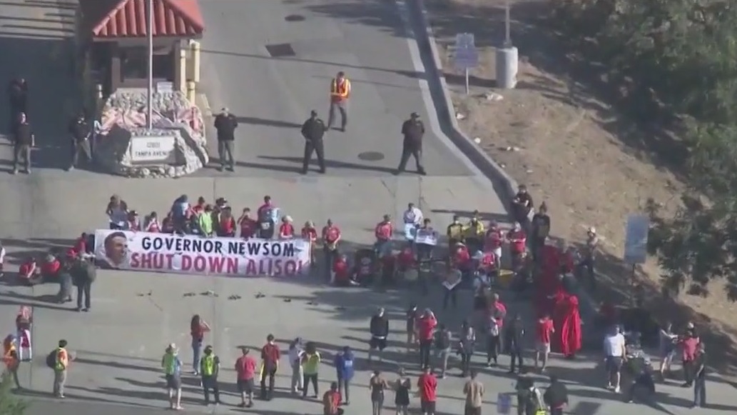 Aliso Canyon protestors gather