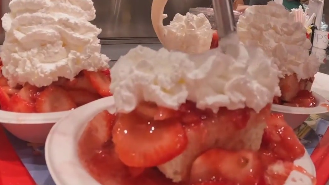 Strawberry shortcake at Plant City market