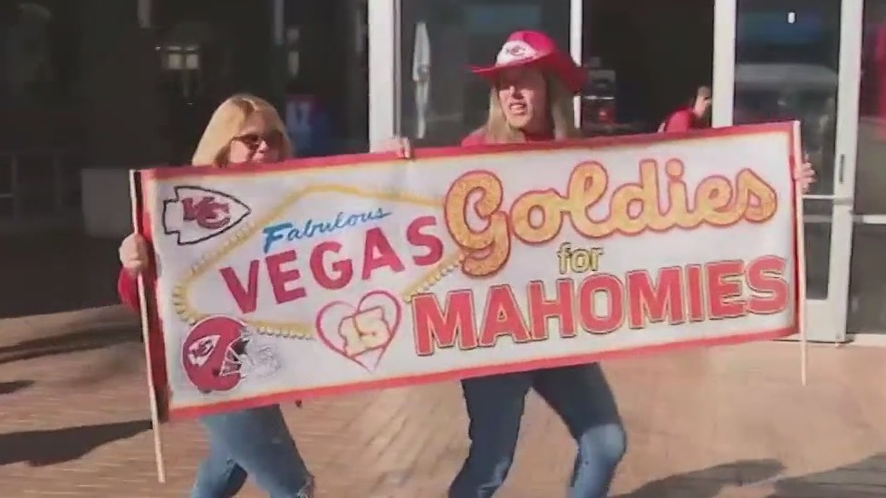 Tucson 49ers super fans root for team in Super Bowl