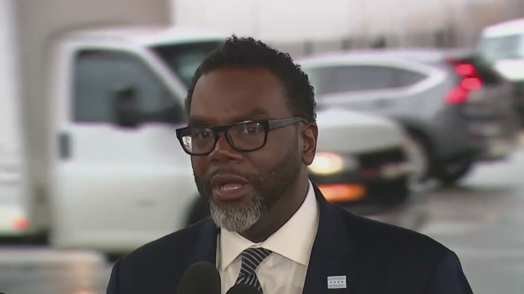 How did Chicagos voter turnout impact the mayoral election