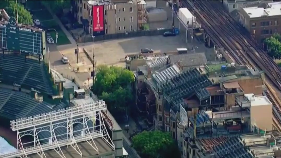 New rooftop signs near Wrigley Field inch closer to approval
