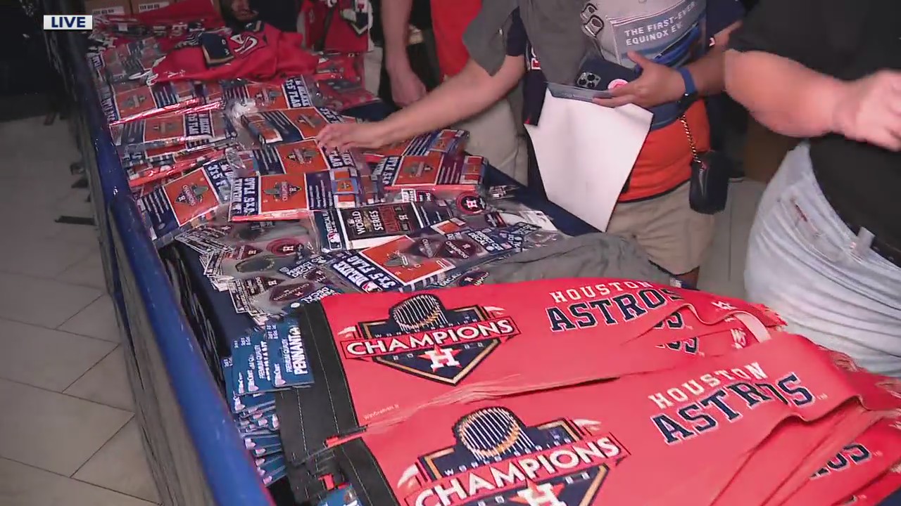 Houston Astros 'Gold Rush' merchandise event: Thousands of fans